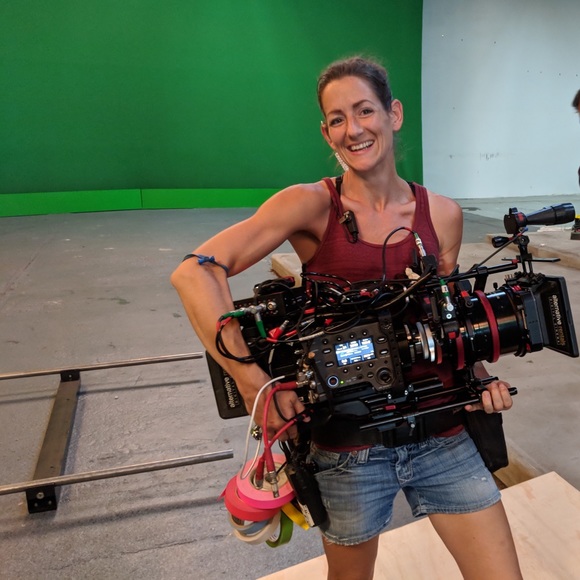 Meet your Posher, Wife, mom, buyer, seller. 😁 - Picture 4 of 8